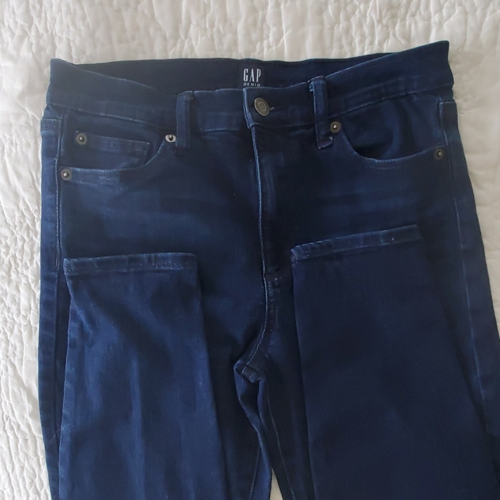 Gap high rise/waisted skinny jeans. Size 27 reg